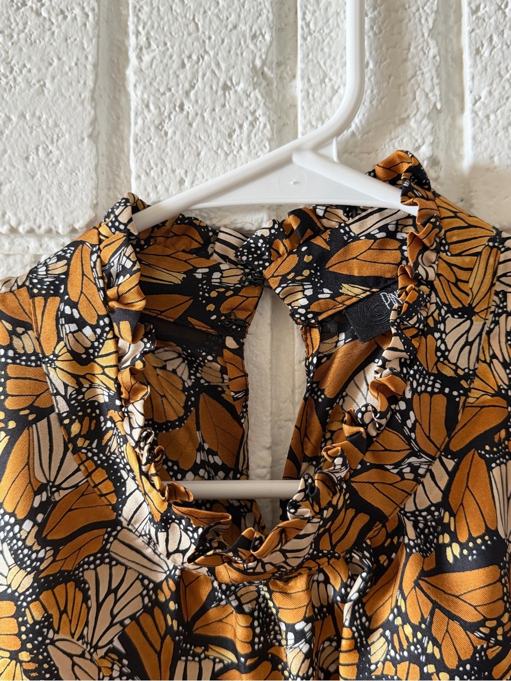 Sleeveless Silk Butterfly Print Top - Picture 4 of 6